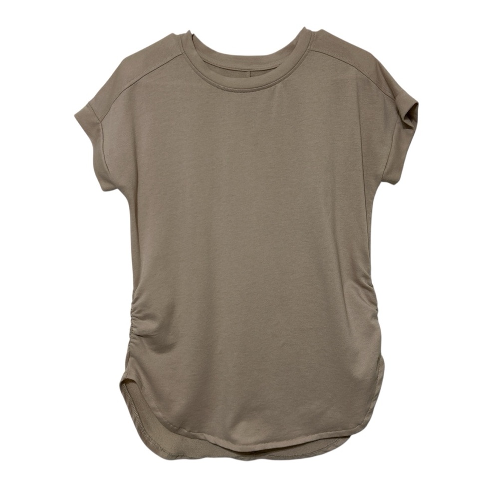 Cupio Short Sleeve Tee in Taupe